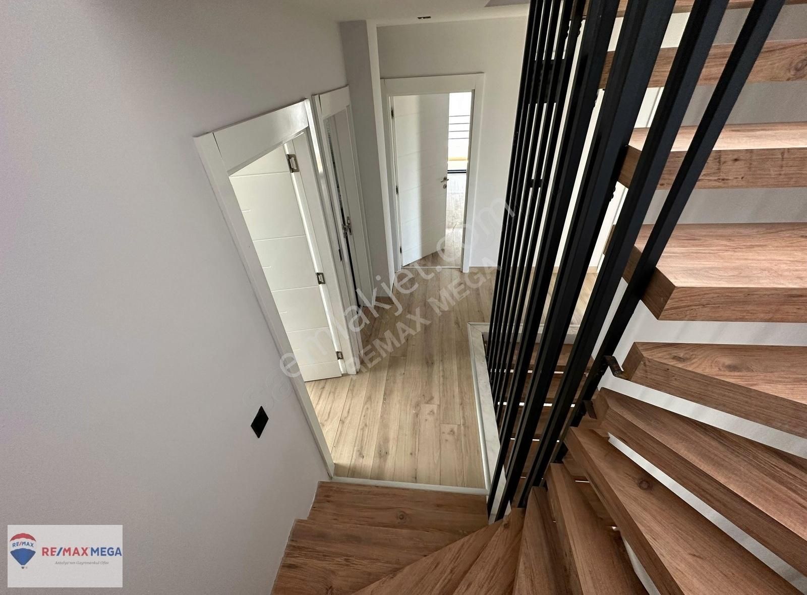 Döşemealtı Altınkalede Özel Havuz Ve Kapalı Otoparklı 6+1 Villa - Görsel 6