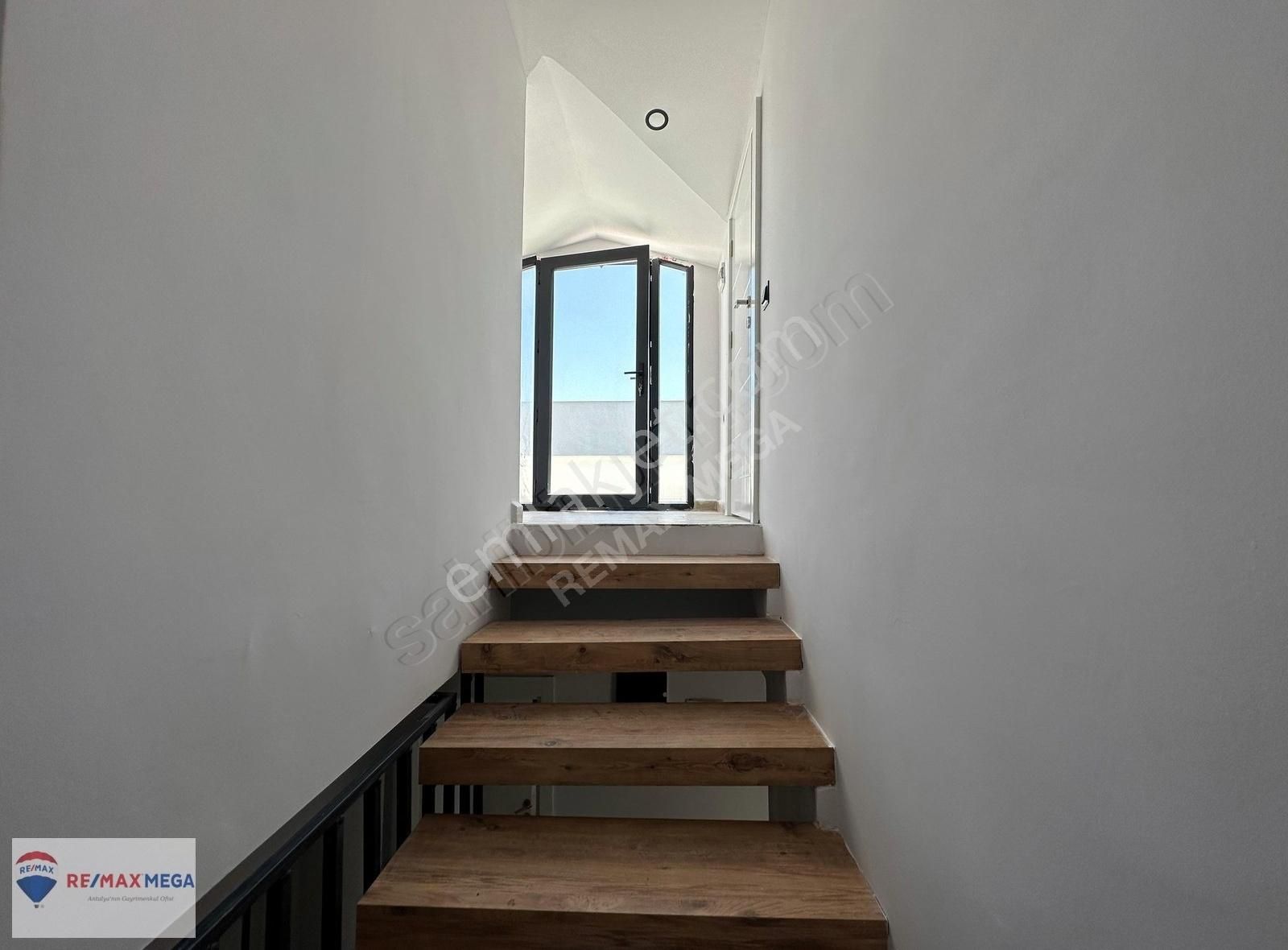Döşemealtı Altınkalede Özel Havuz Ve Kapalı Otoparklı 6+1 Villa - Görsel 18