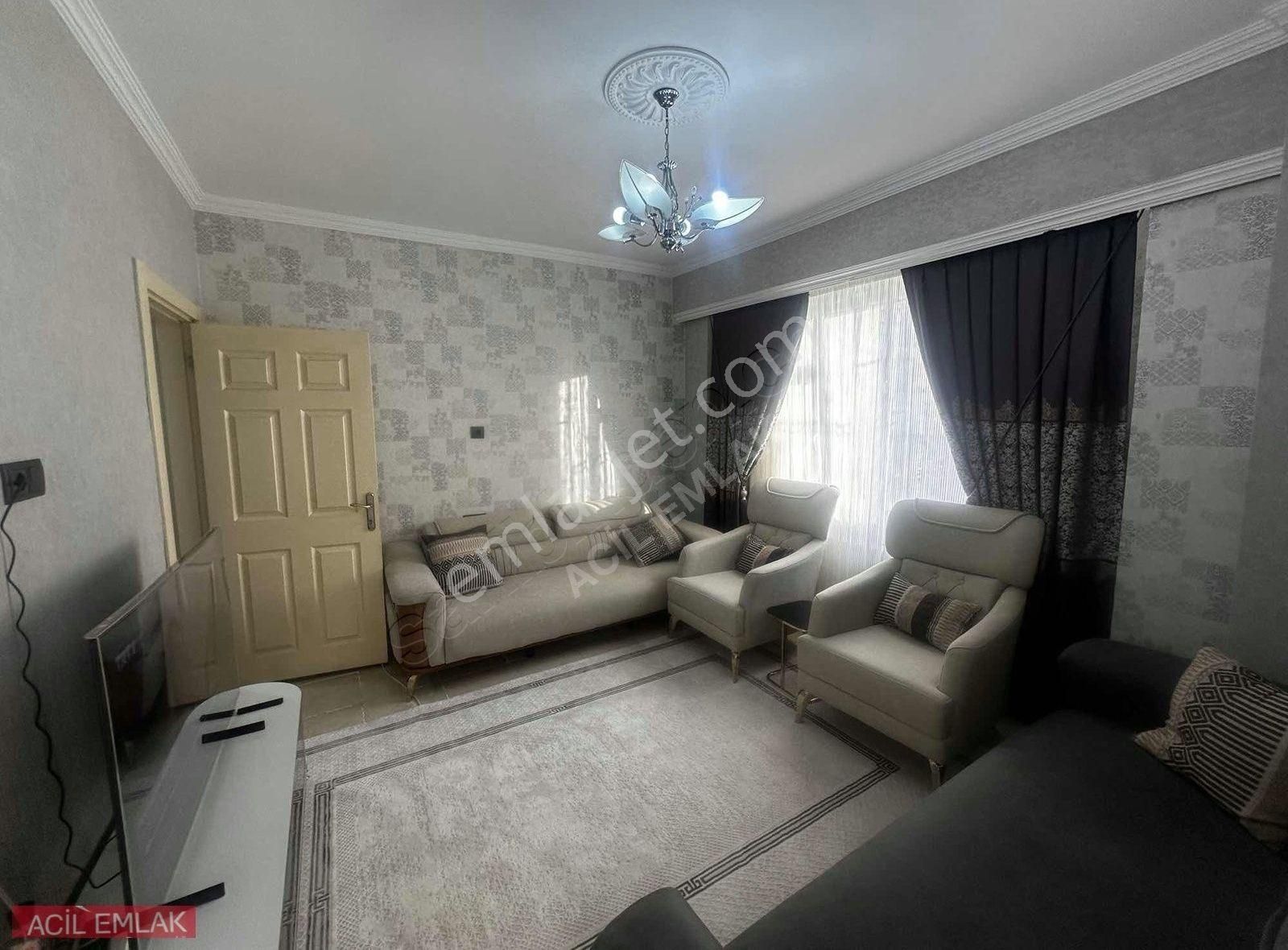 Acil Emlak'tan 3+1 Uygun Bakımlı Daire