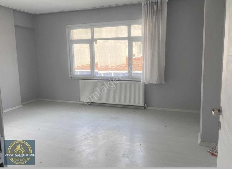-uygun Gayrimenkul'den- Yenidoğan Mah. 2+1 85 M2 Kiralık Daire