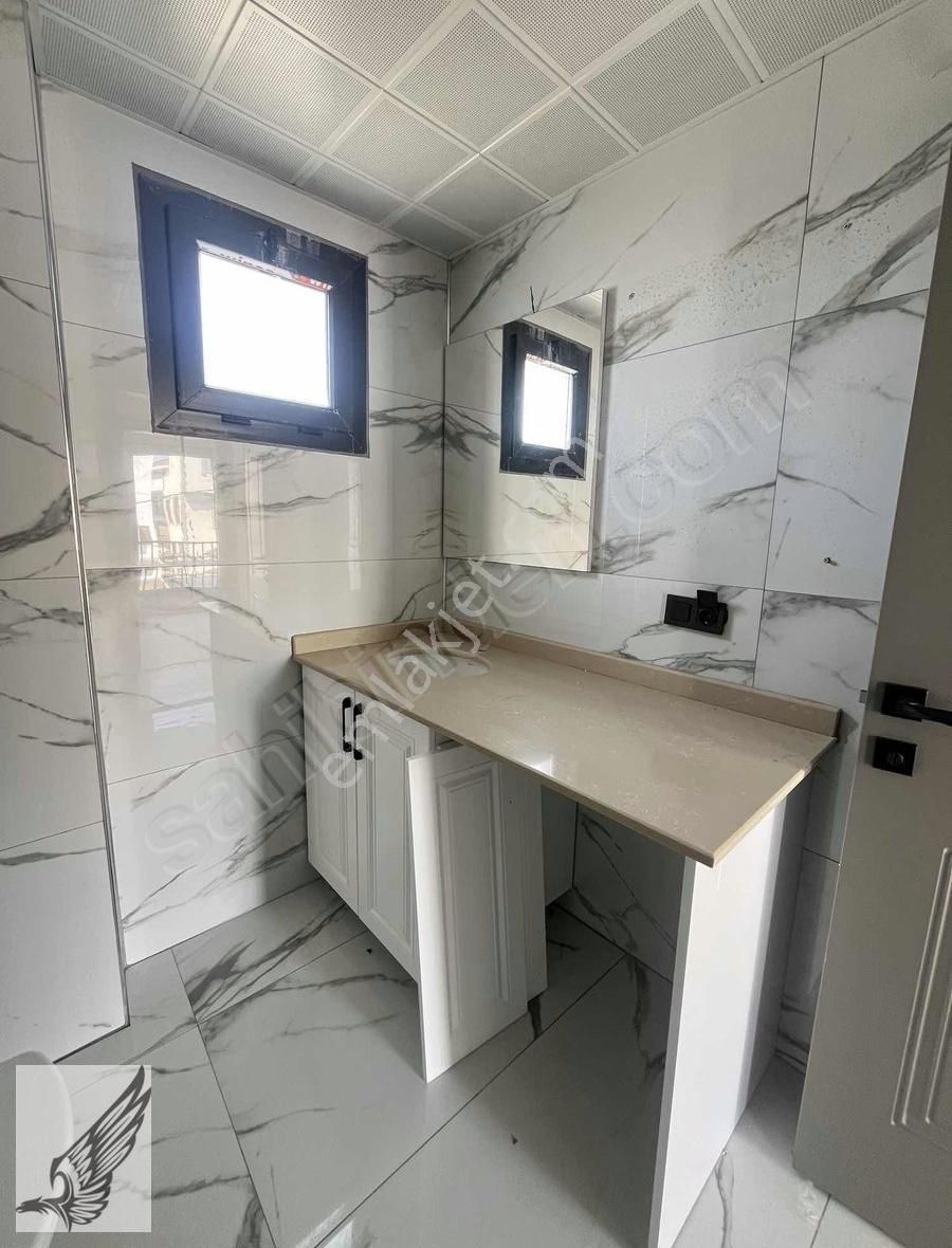 Akarca'da Denize Yürüme Mesafesinde 4+1 Tripleks Satılık Villa - Görsel 18