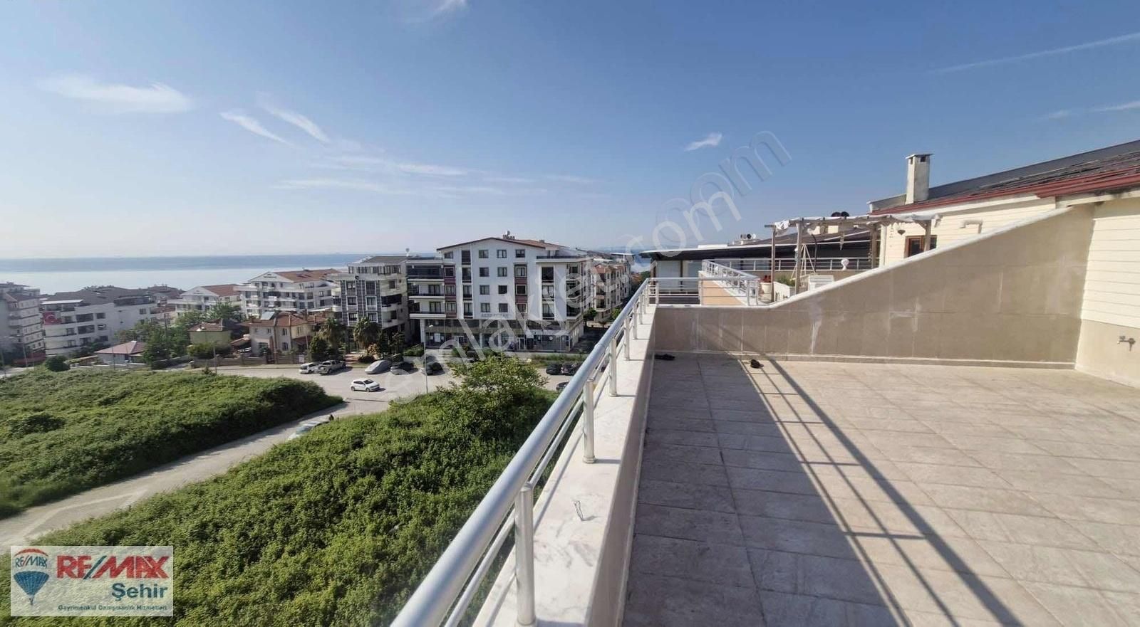 Re/max Şehir'den Çınarcık'da Satılık Dubleks Daire