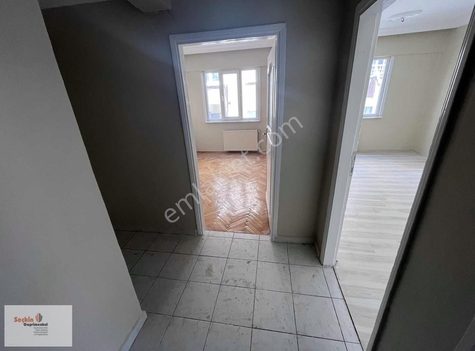 Maltepe Zümrütevlerde Site İçerisinde 3+1 120 M2 Daire