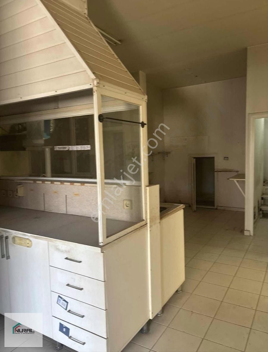 Sanayi Sitesinde Mobilyacılar Bölümünde İki Katlı Satılık İşyeri - Görsel 14