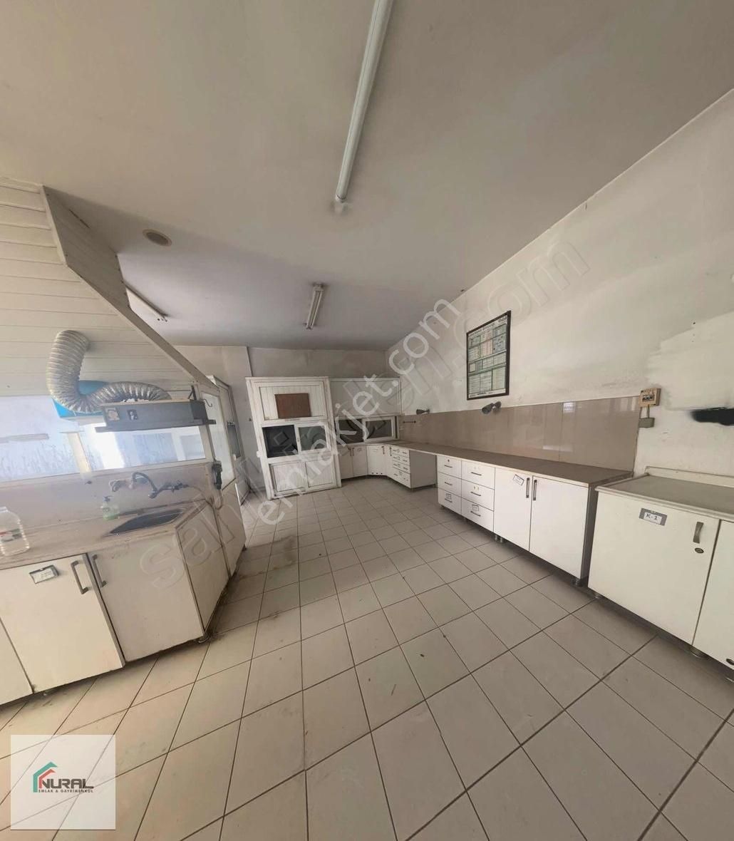 Sanayi Sitesinde Mobilyacılar Bölümünde İki Katlı Satılık İşyeri - Görsel 19