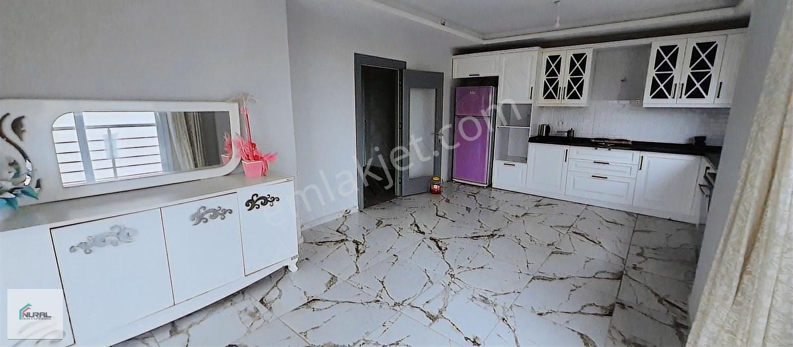 Akdeniz Mahallesinde Satılık 4+1 Geniş Daire