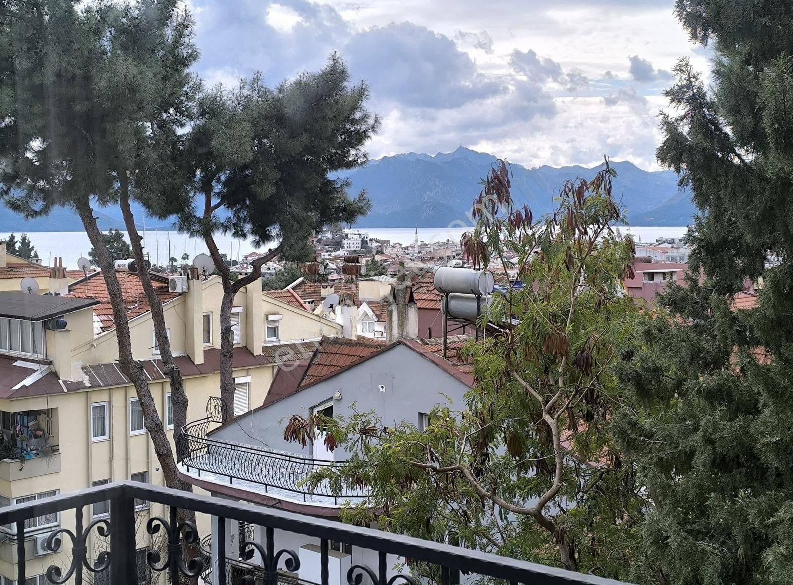 Deniz Manzaralı 70 M² Eşyalı Daire