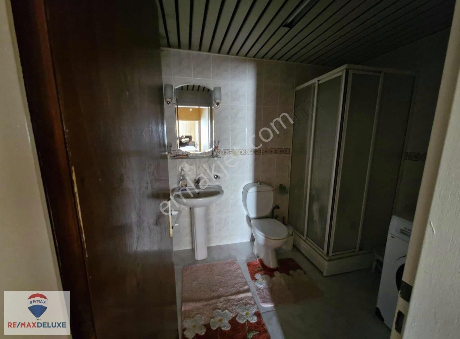 Remax Deluxe'ten İzmit Yahyakaptanda Eşyalı Kiralık 3+1 Daire