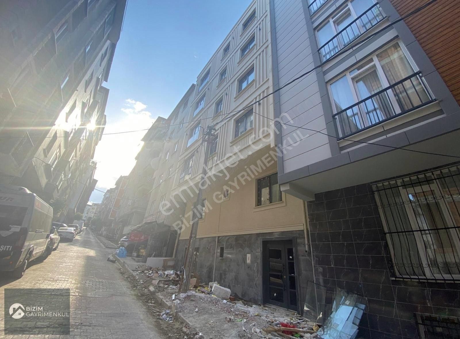 Bahçelievler Zafer Mh. Yeni Binada 75 M2 2+1 Sıfır Daire