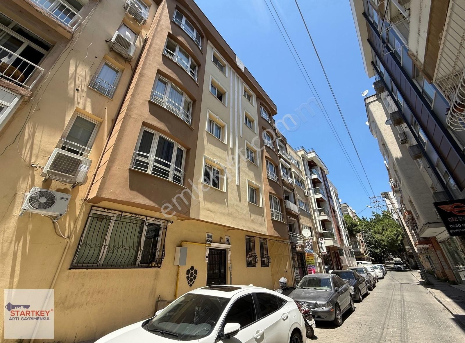 Bornova Merkezi Konumda Kiralık 2+1 Daire