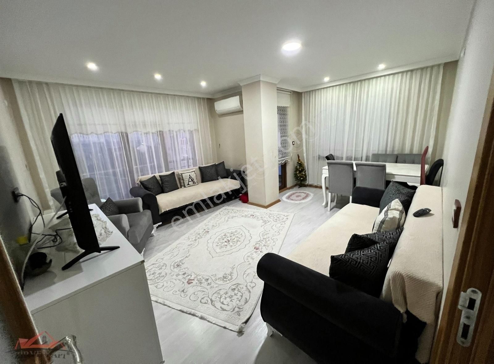 Eyüp Yeşilpınar Yeni Sitede Manzaralı 7.kat 2+1 100m2 5.500.000t