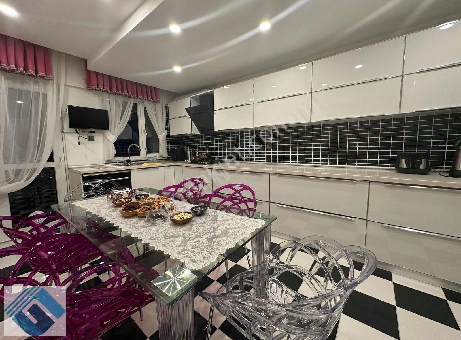 Beykent Merkezde Jetkent Sitesinde Ultra Lüks Satılık 3+1 Daire - Görsel 4