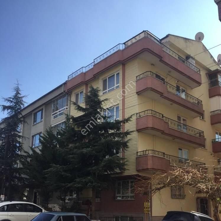 Yenimahalle Taner Sokak Da 3+1 Kombili 120 M2+40m2 Teras Badan
