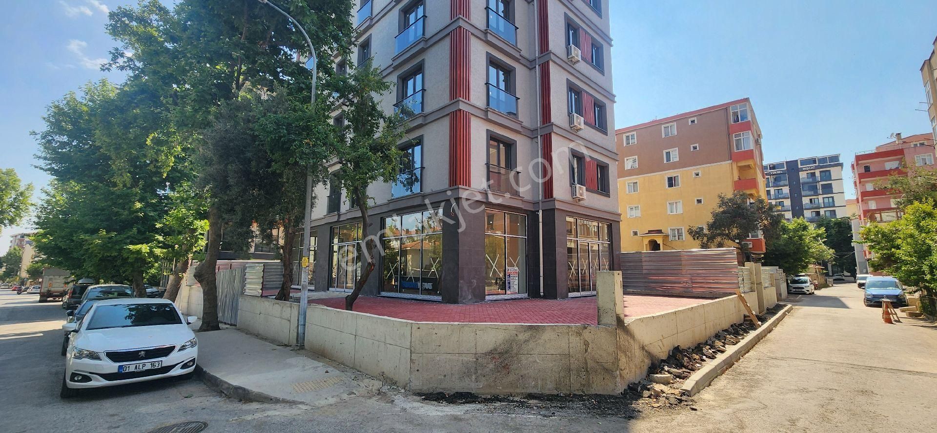 Kartal Yalı Mahallesi Cadde Üzeri 520m2 Kullanım Alanlı Kiralık Dükkan