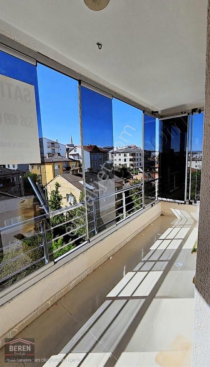 4 Eylül Mah. Cuma Pazarı Yanında Satılık Ara Kat 3+1 Daire