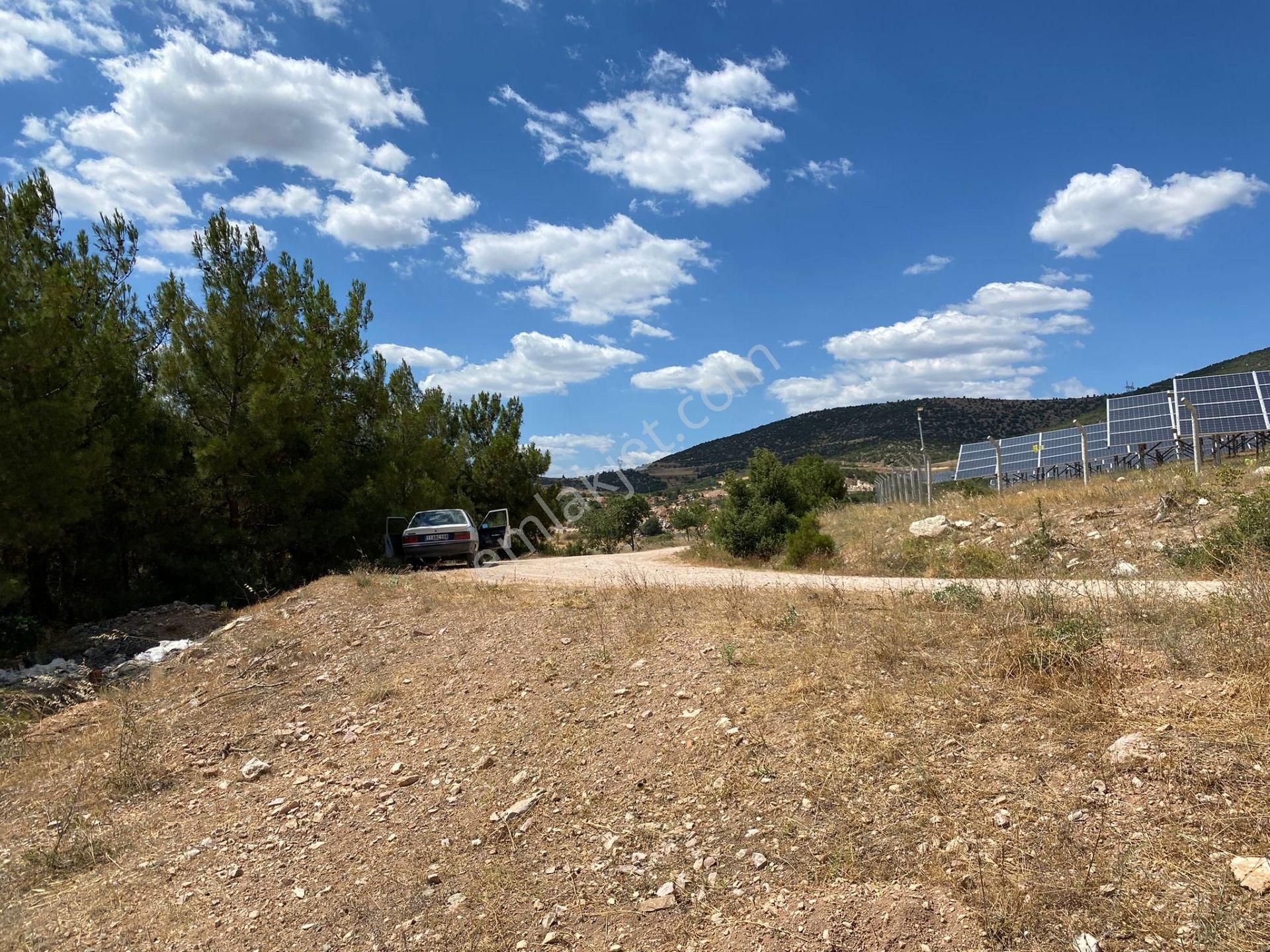 5,470 M2 İki Tapudan Oluşan Resmi Yolu Olan %5 İmarlı Arazi