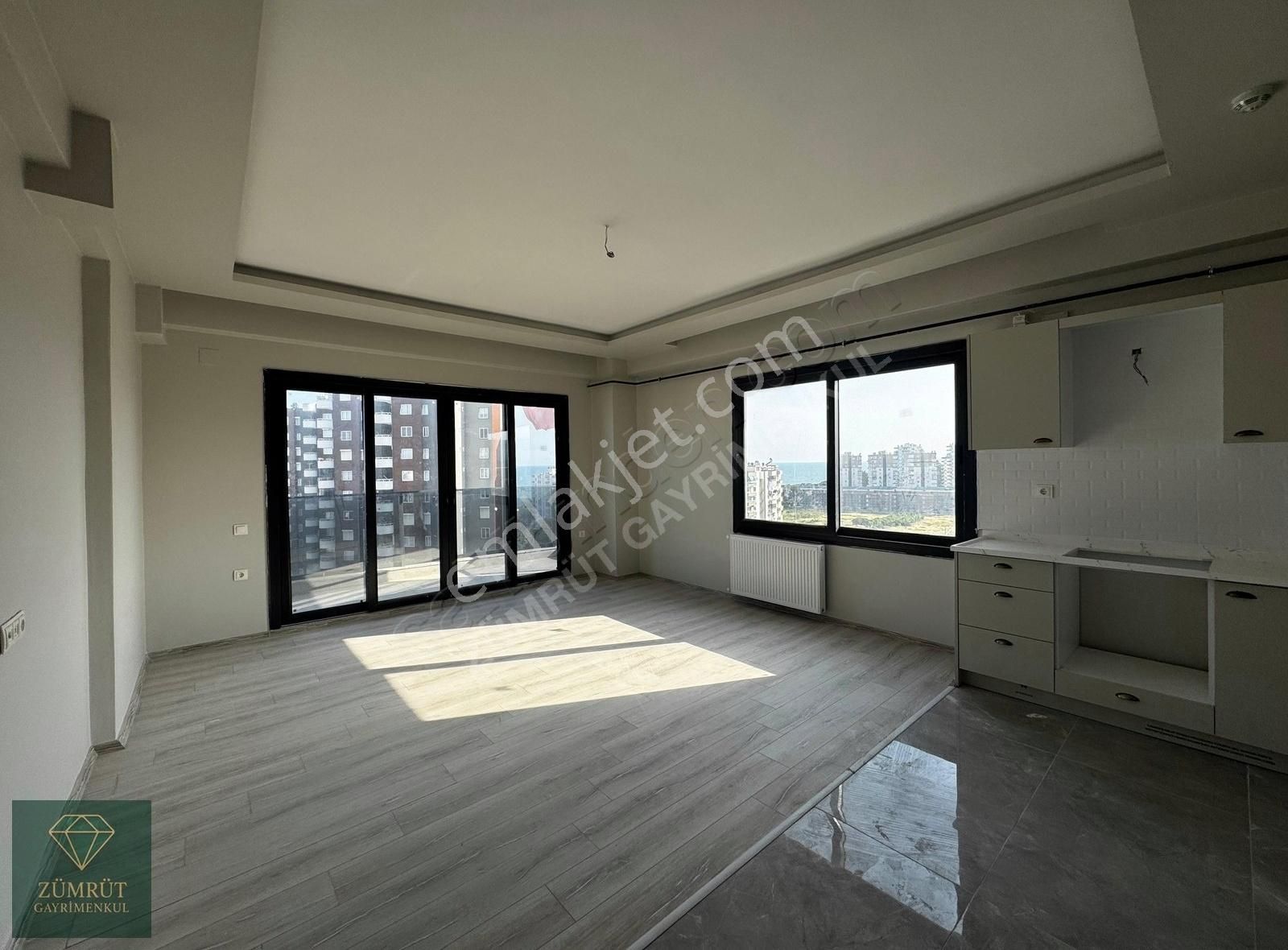 Zümrüt'ten Satılık Deniz Manzaralı Satılık 2+1 Lüks Daire