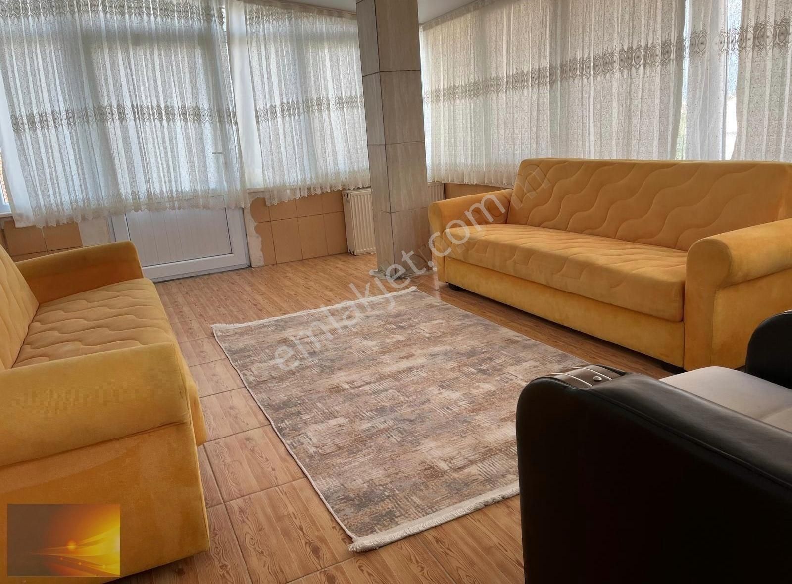 Burhaniye Öğretmenler De Denize Yakın Satılık Tripleks Villa