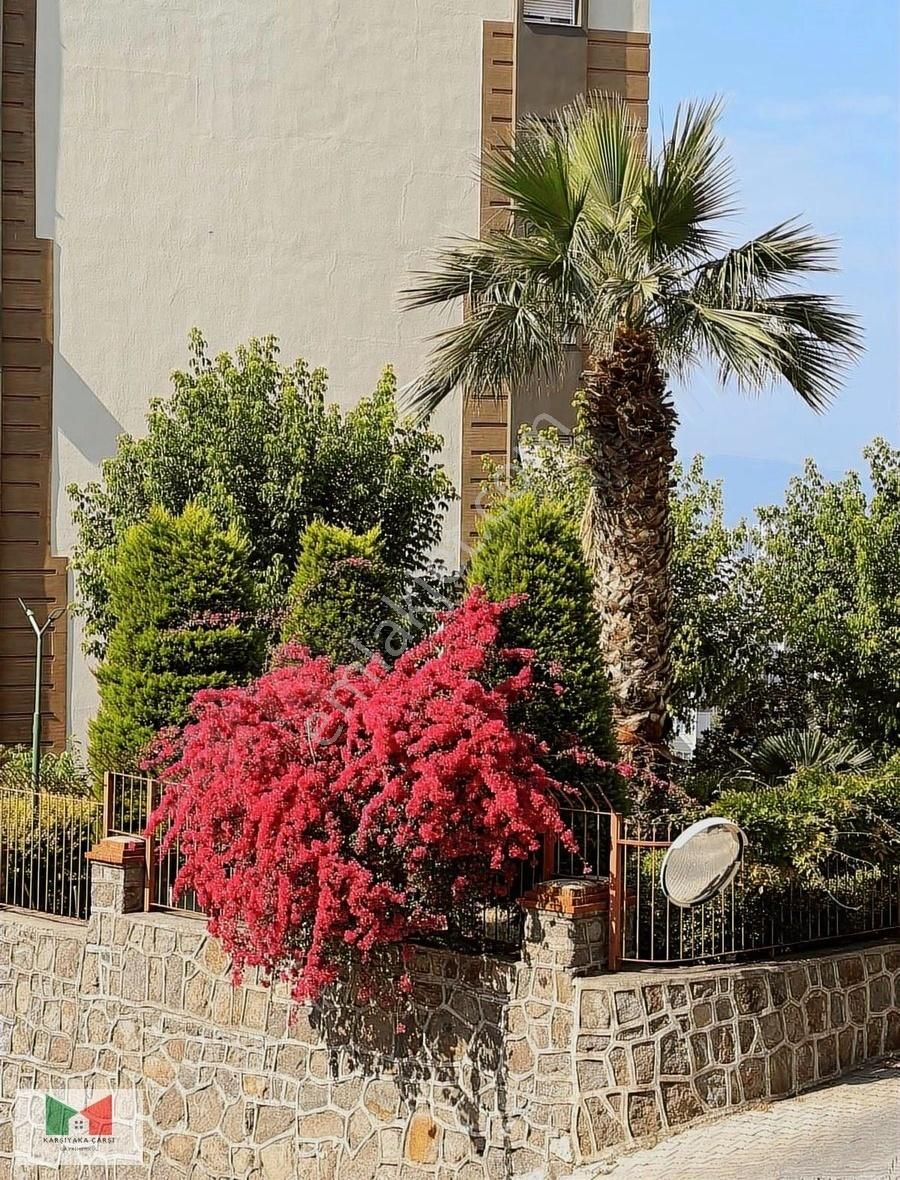 Güvenlikli Havuzlu Sitede 3+1 135 M2 Deniz Manzaralı Daire