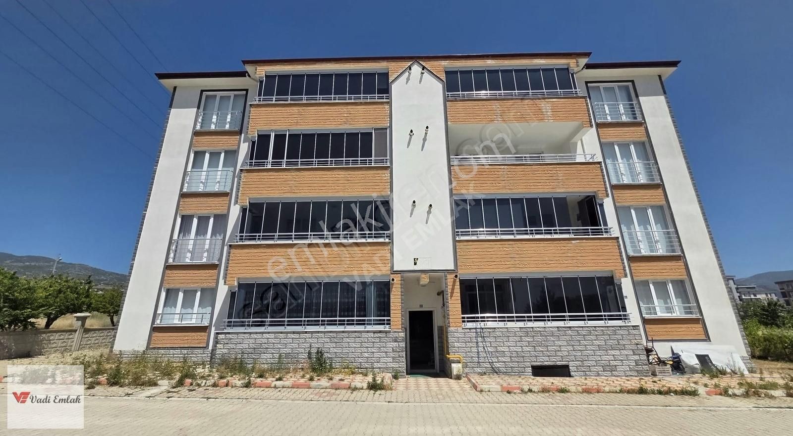 Vadi Emlak'tan Güneşli Mahallesinde Satılık 3+1 Daire