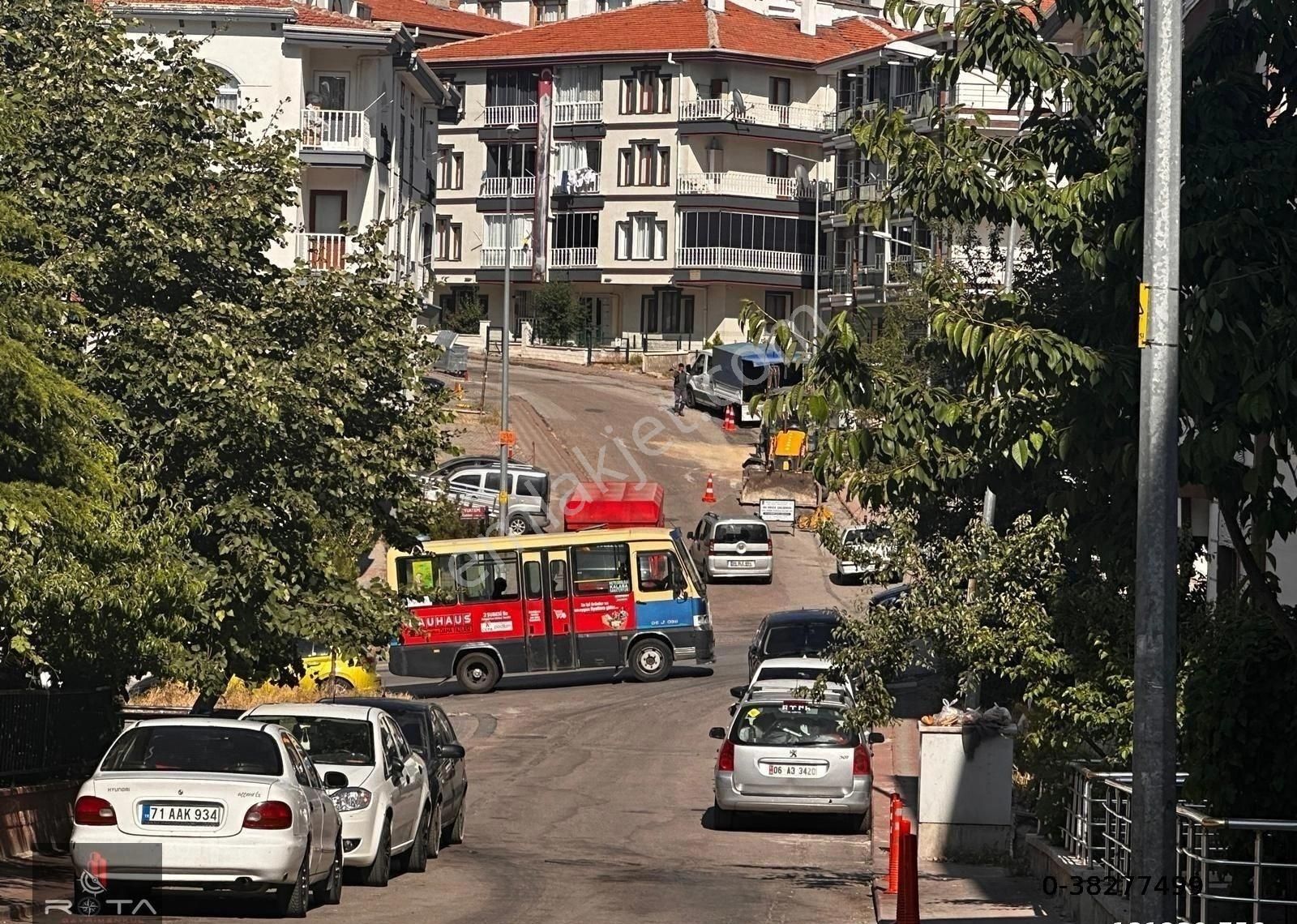 Rotadan Fırsat Dairesi !! Cd. Yanı 4+1+kiler Asansörlü Dublex!!!