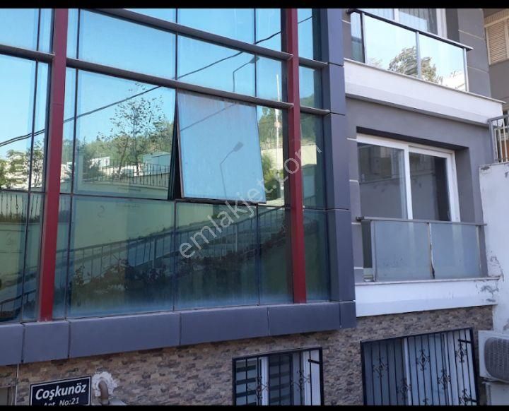 Anadolu Caddesi Ve İzbana Yakın Merkezi Konumda 1+1 Geniş Daire Kiralık