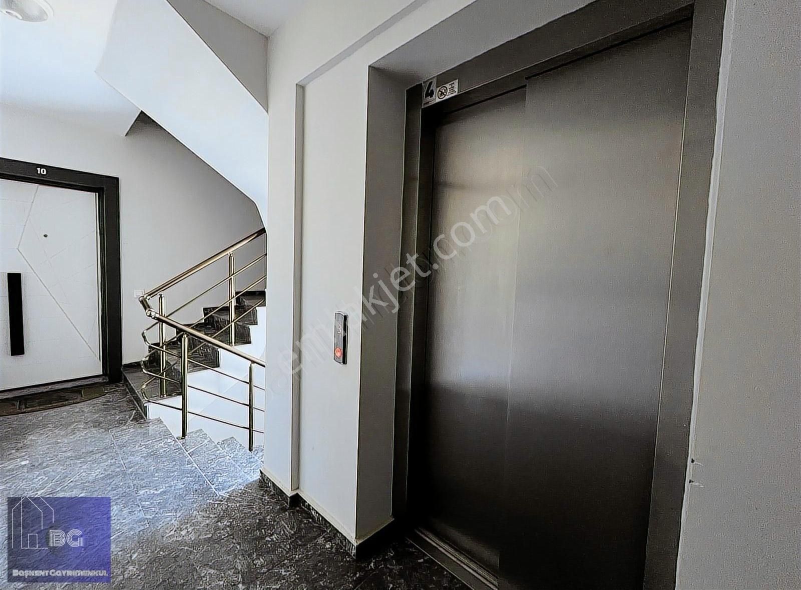 Başkent Gayrimenkulden Yenişafakta Site İçi 3+1 Satılık Daire