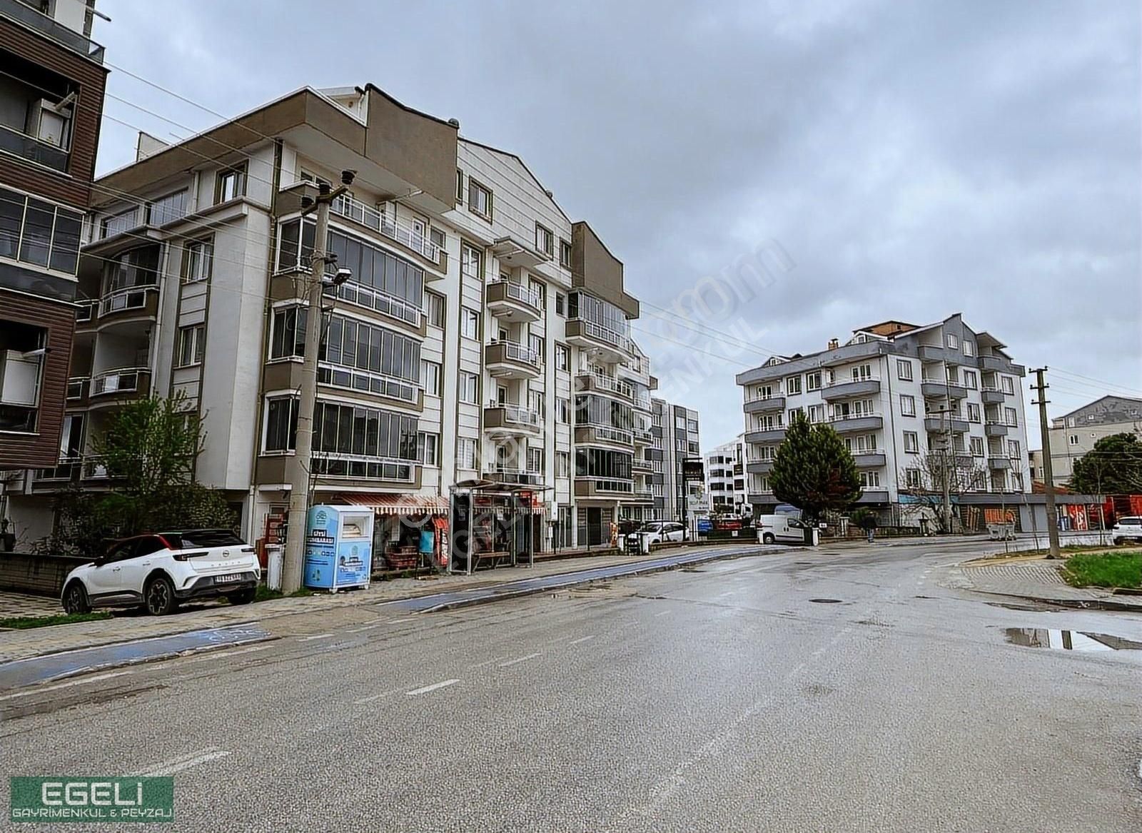 Egeli'den Görükle'de Selvi Park'ta 2+1 Eşyalı Kiralık Daire
