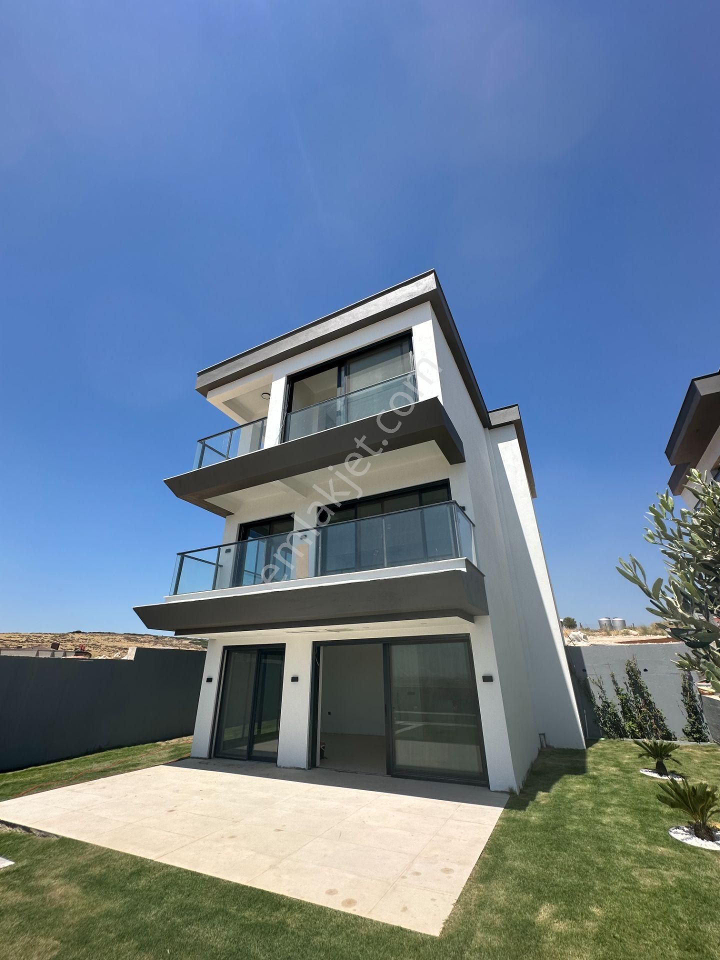 Mert Uçar'dan Satılık Menemen Villakent De Sıfır Villalar - Görsel 34