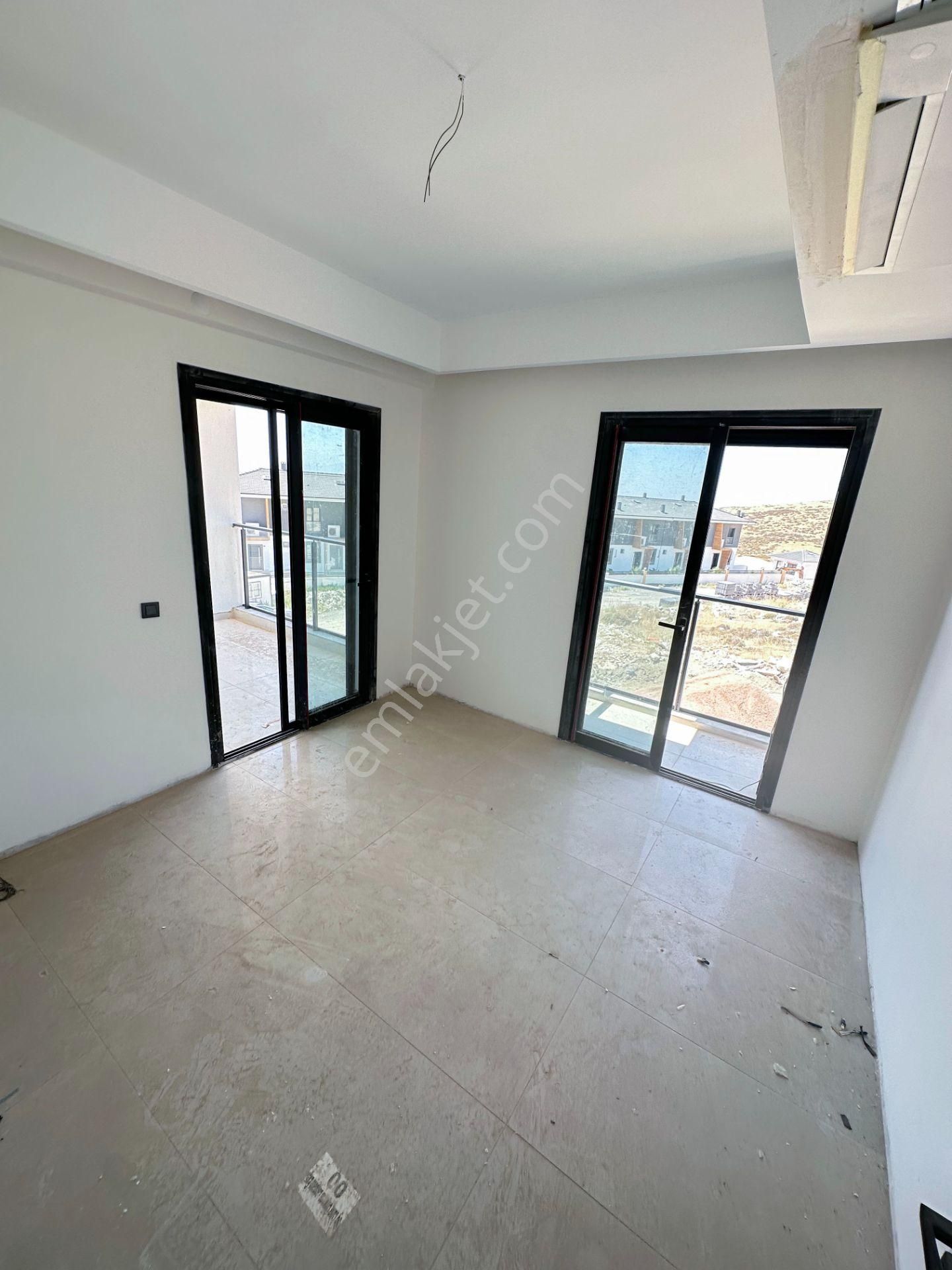 Mert Uçar'dan Satılık Menemen Villakent De Sıfır Villalar - Görsel 18