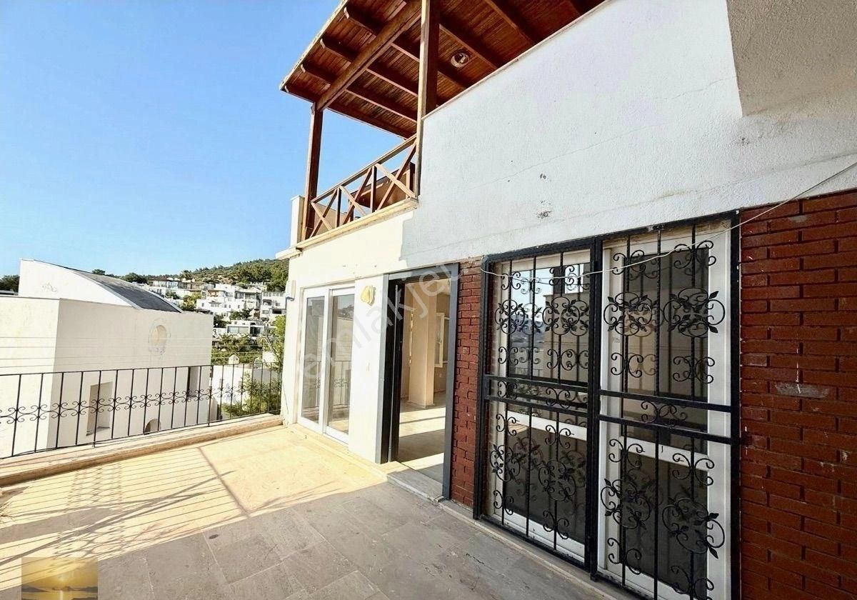 Kumbahçede Kiralık Bahçekatı Daire Merkeze Yakın Denize Yakın Ev