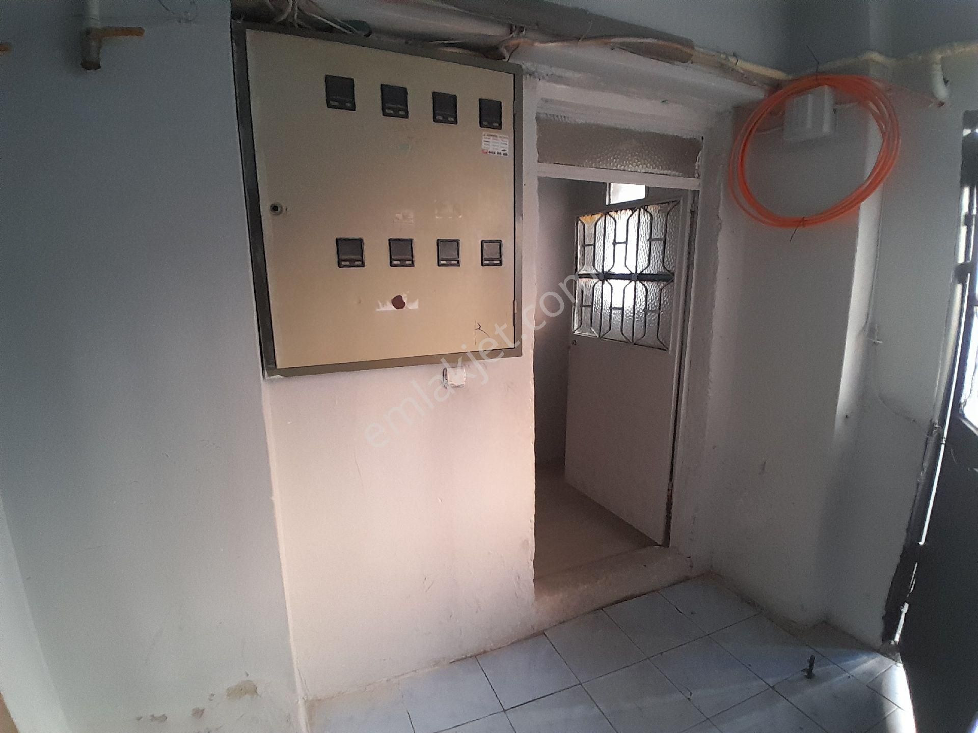 Sancaktepe Kiralık 1+1 50m² Girişkat Sobalı