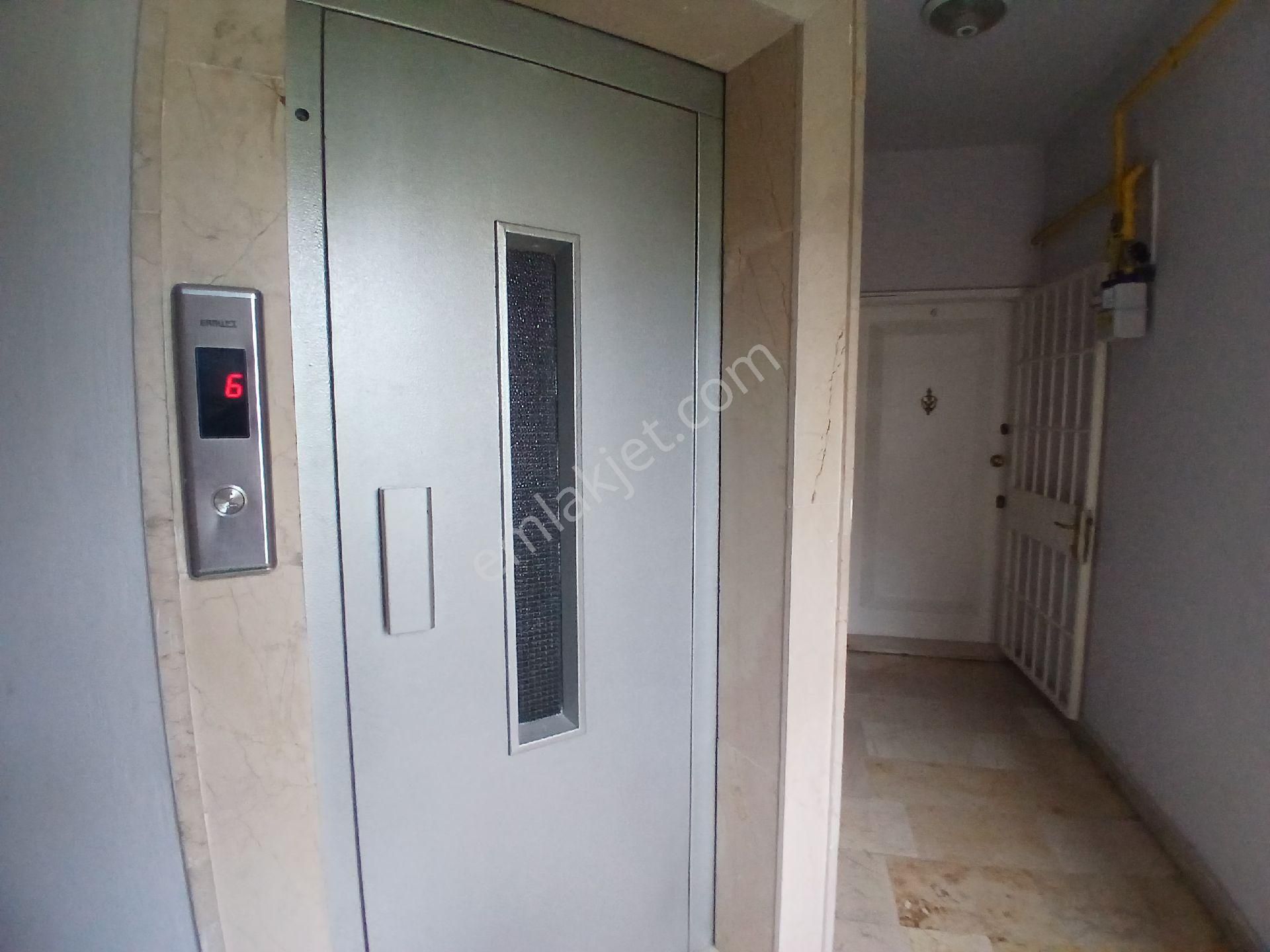 Burhanettin Onat Eski Komaş Kvş.yakını Sitede 3+1 Geniş Doğalgazlı Daire