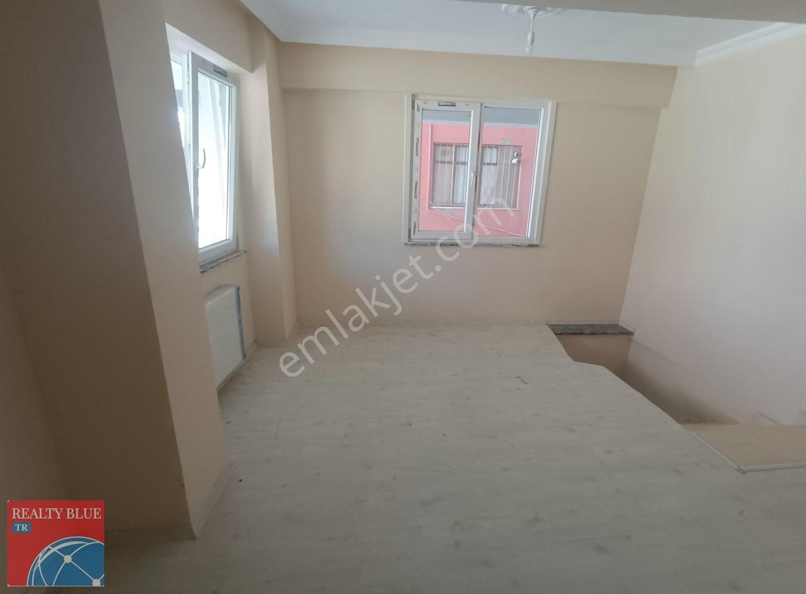 Sultanbeyli Satılık 2+1 Ters Dubleks