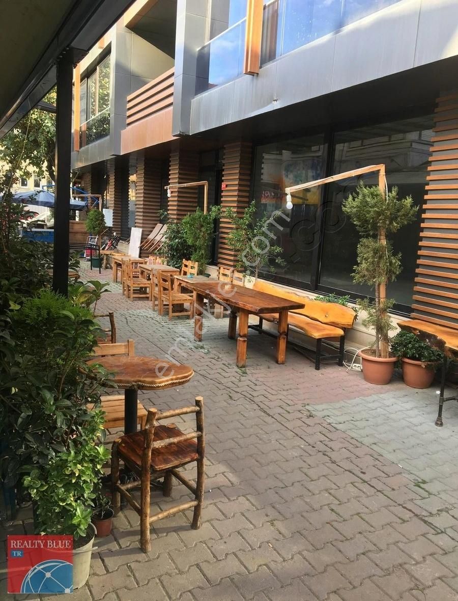 Maltepe Beşçeşmeler'de Kiralık 230 M2depolu Dükkan Mağaza