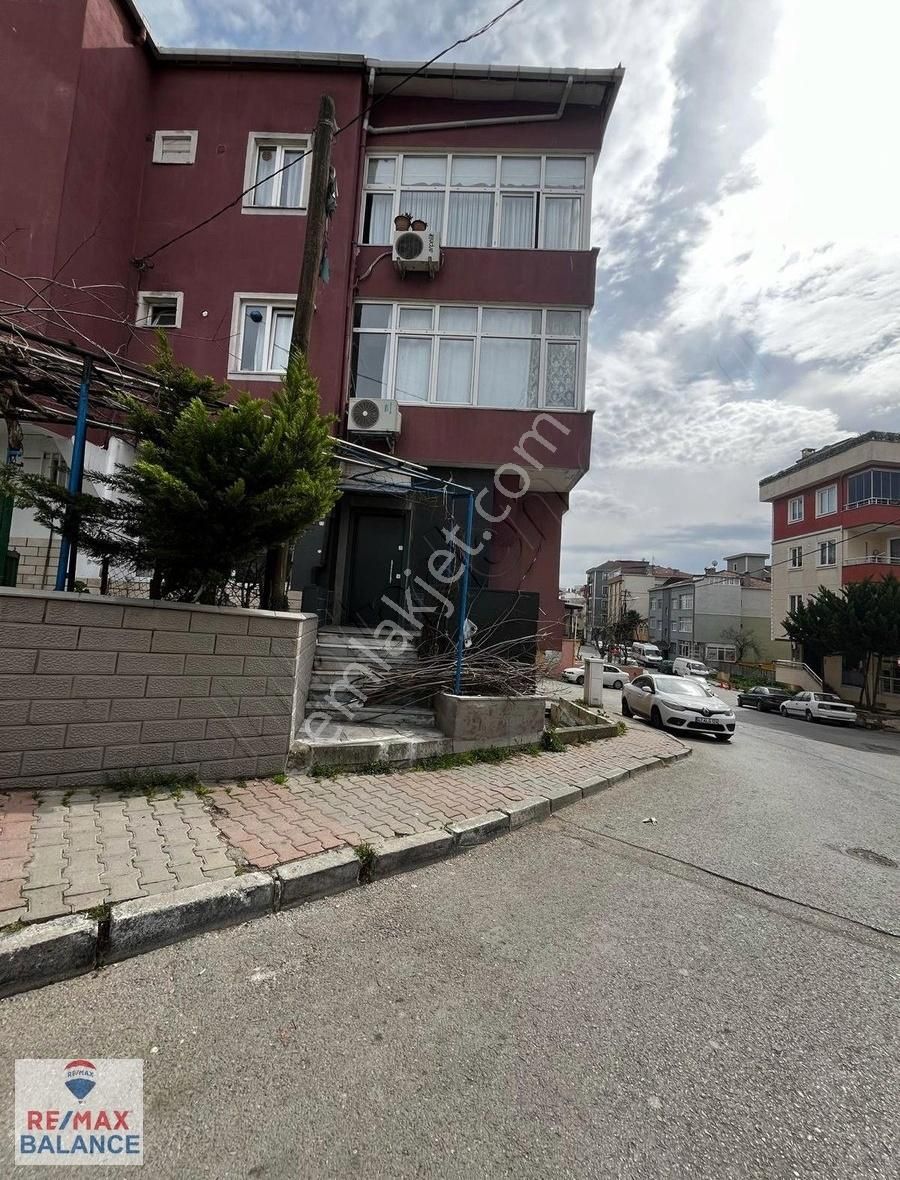 Yakacık Cumhuriyet Mahallesi Cadde Üzeri Kiralık 2+1 Daire