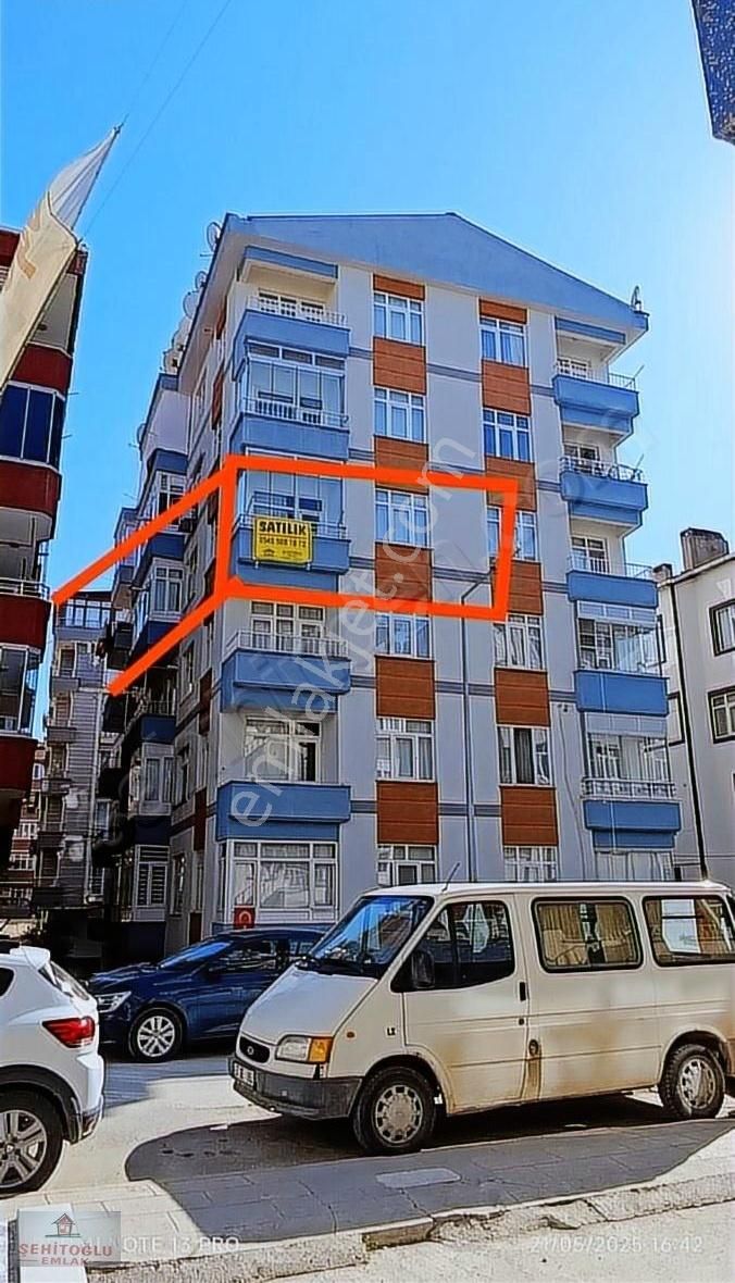 Kumluk Mah.eşyaları İle Birlikte Satılık 3+1 Daire