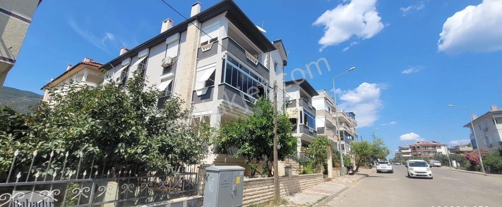 Bahadır Emlaktan Altınoluk Merkezde Sıfır Ayarında Satılık 3+1 Daire