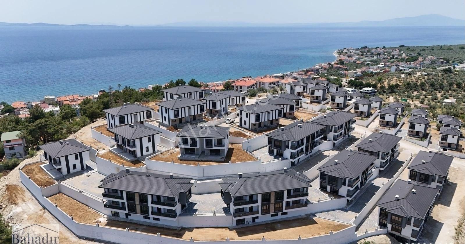 Bahadır Emlaktan Körfezde Emsali Olmayan Dağ Ve Deniz Manzaralı Lüx Daireler