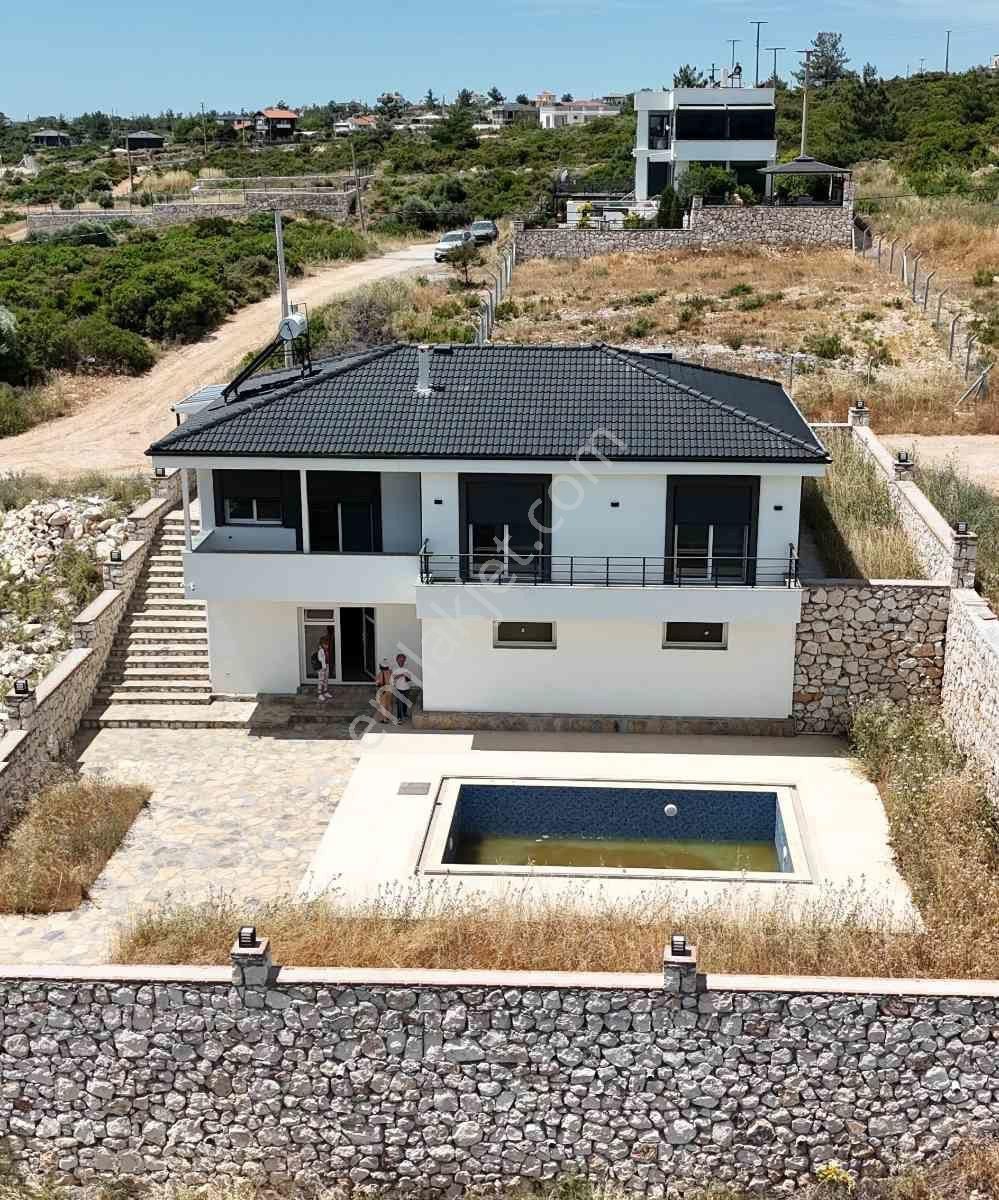 Didim Akyeniköy Mahallesi Seyrantepe'de Satılık Havuzlu Sıfır 3+1 Villa