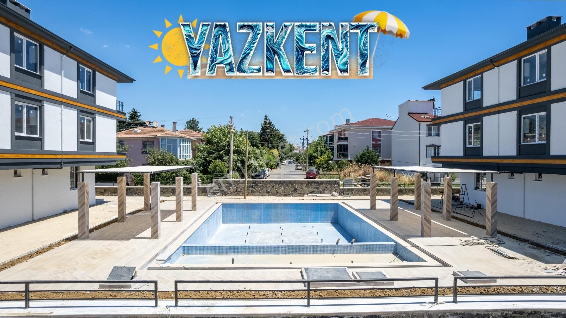 Kumbağ Deniz Tarafında Havuzlu Sitede Satılık Lüks 1+1 Daireler