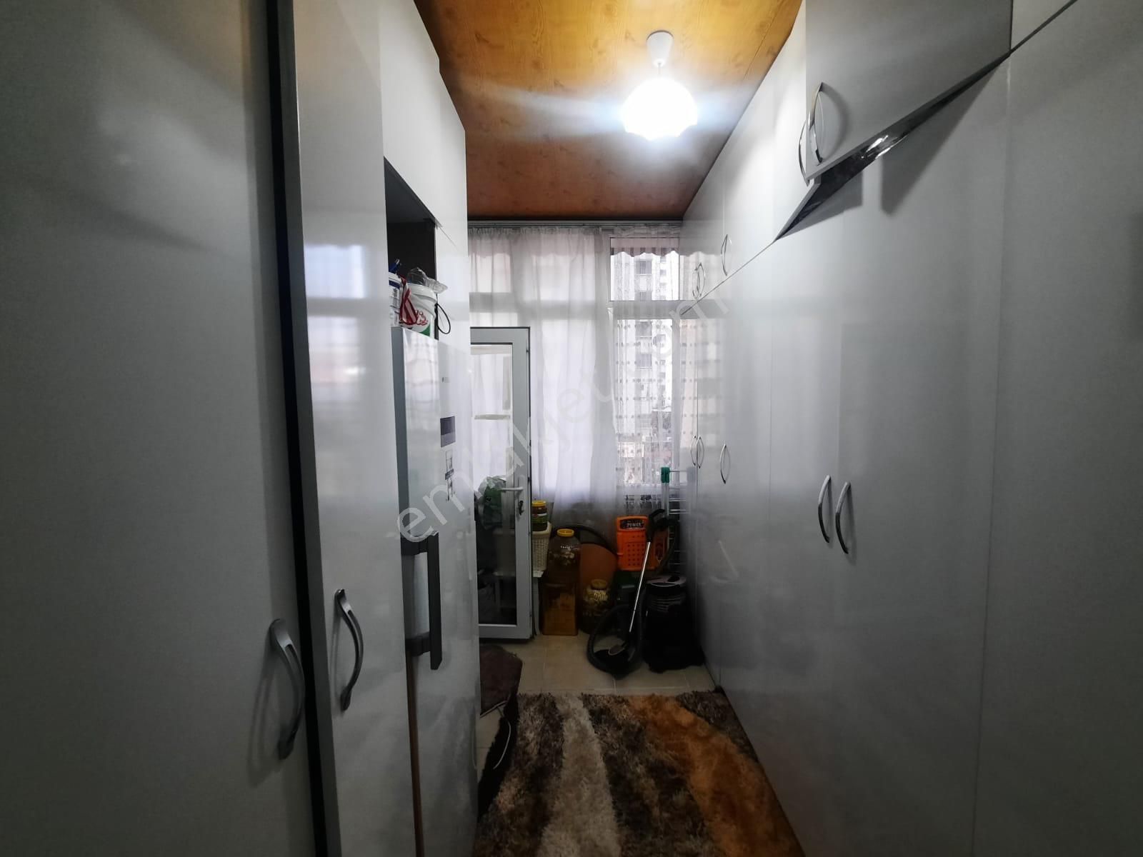 Satılık Akkent'te Geniş 2+1 Daire İyi Konumda Toprak Emlak'tan