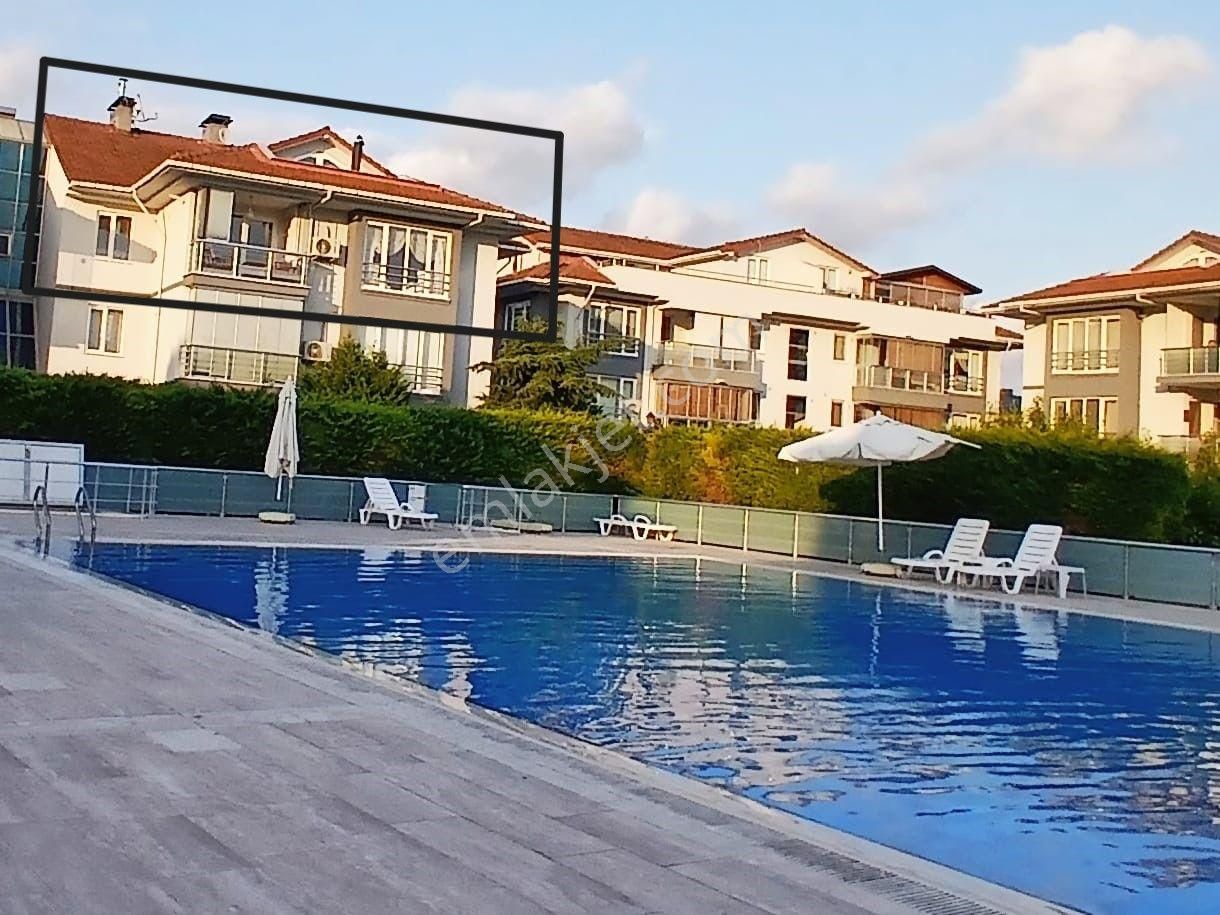 Eskidjı'den Yahyakaptan Saray Evleri Anemon Sitesi Eşyalı Çatı Dubleks