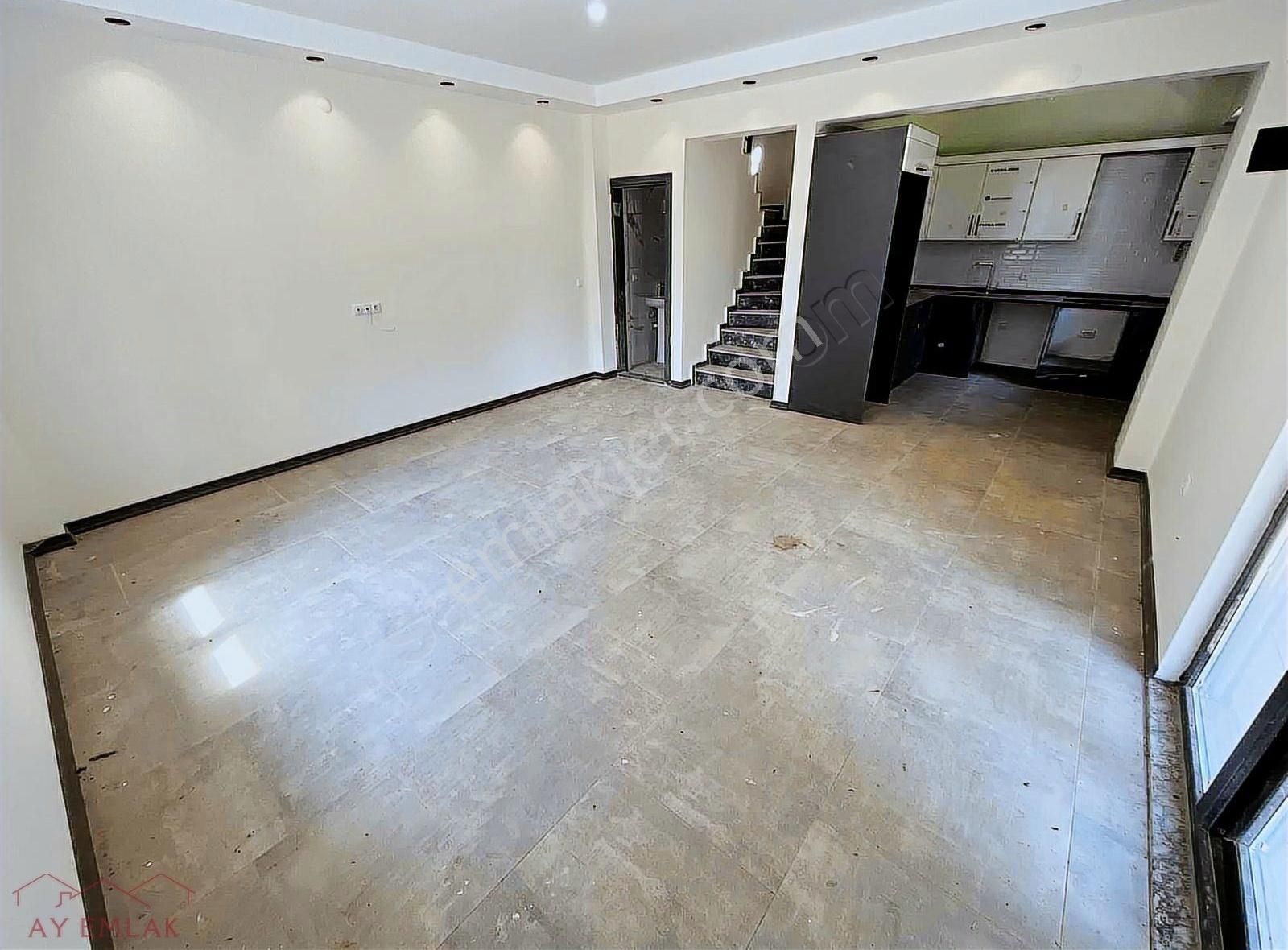 Site İçinde Müstakil Bahçeli,havuzlu,seyir Teraslı 3+1 Villa. - Görsel 23