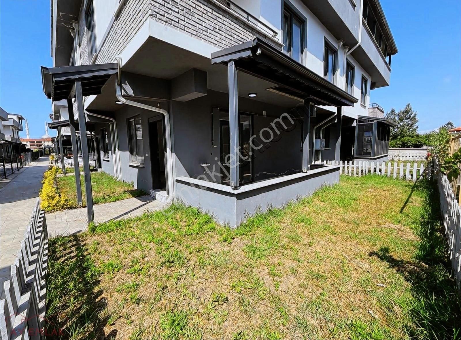 Site İçinde Müstakil Bahçeli,havuzlu,seyir Teraslı 3+1 Villa. - Görsel 9