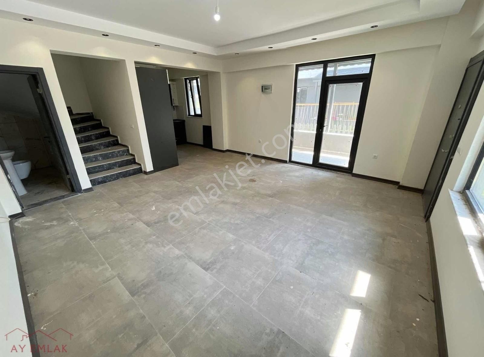 Site İçinde Müstakil Bahçeli,havuzlu,seyir Teraslı 3+1 Villa. - Görsel 20