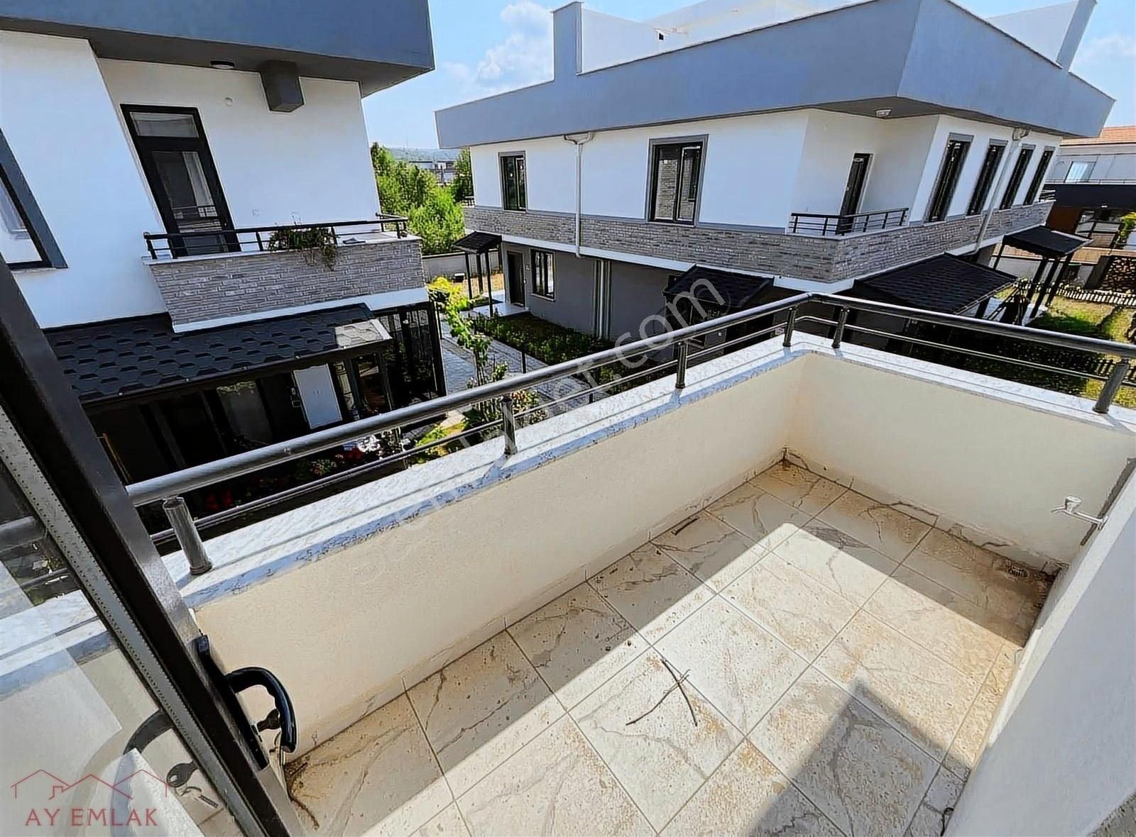 Site İçinde Müstakil Bahçeli,havuzlu,seyir Teraslı 3+1 Villa. - Görsel 4