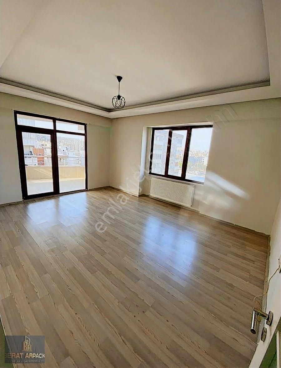 Berat Arpacık Gayrimenkul'da İmam Bakır Mh Kiralık 4+1 Lüx Daire