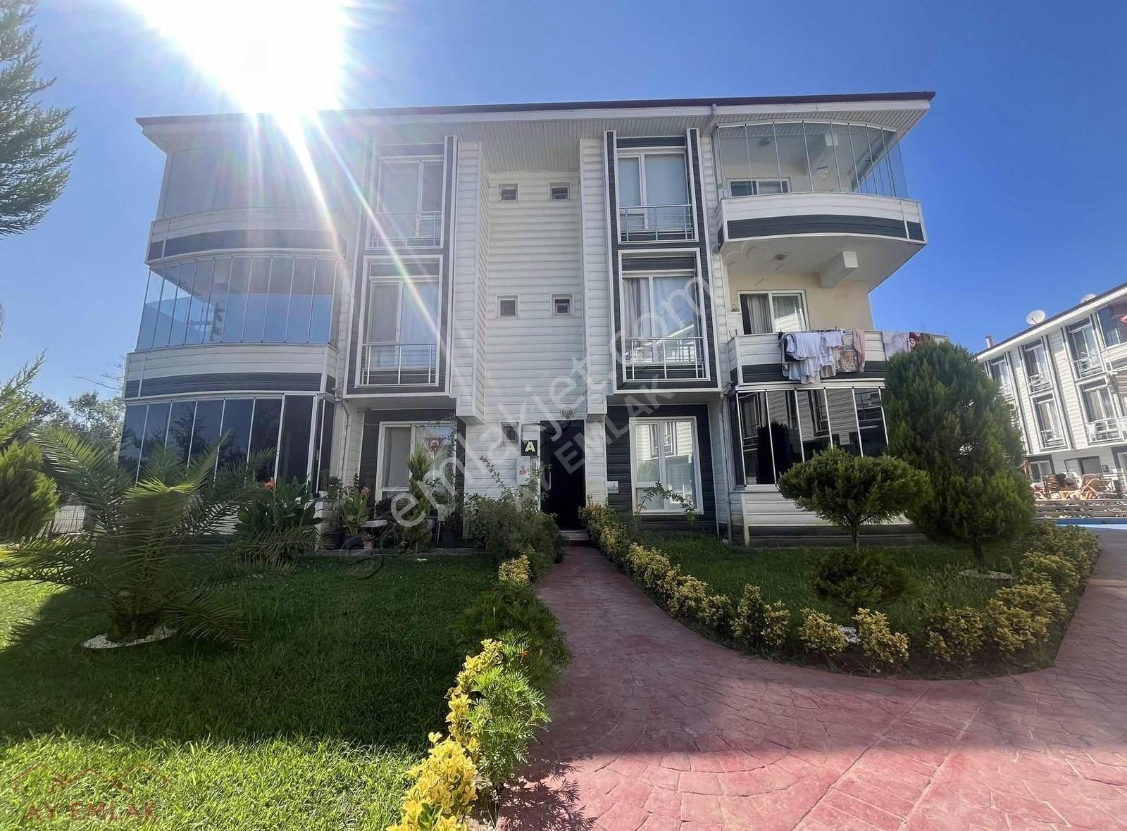 Havuzlu Güvenlikli Site İçi Eşyalı Kombi Petekli 2+1 Daire