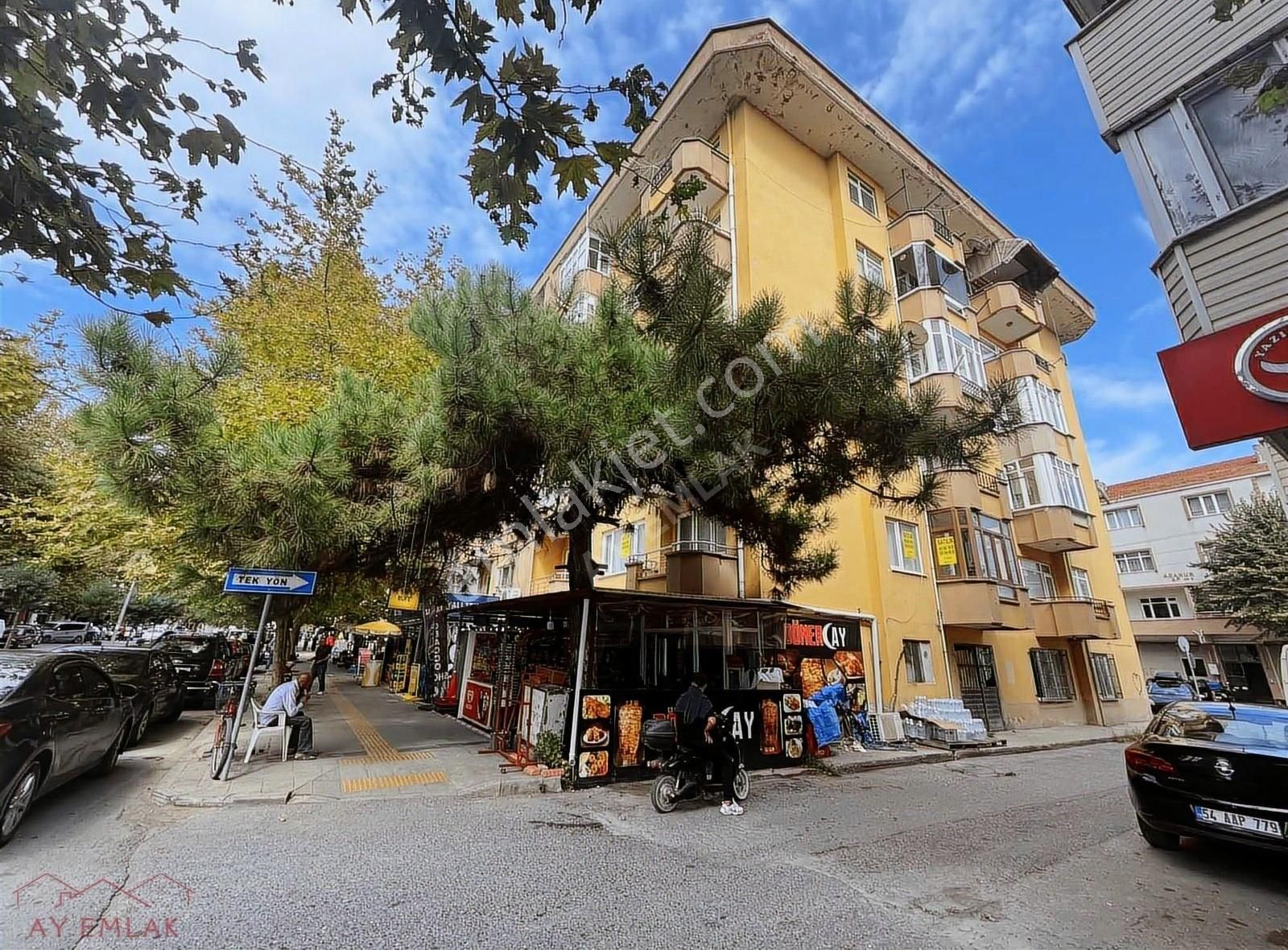 Ay Emlaktan 130m2 3+1 Detay İçin Arayınız